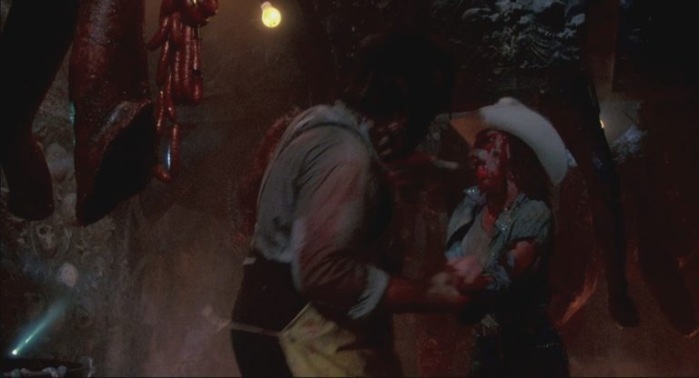 Massacre à La Tronçonneuse 2 Netflix Massacre à la tronçonneuse 2, romance hyper sanglante – The Texas